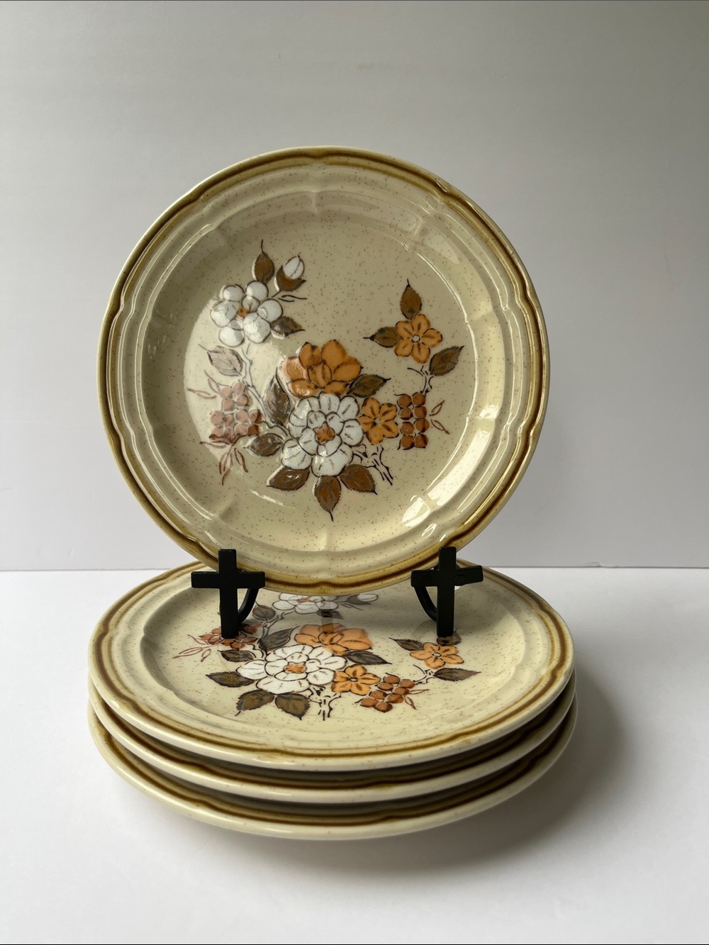 Crown Manor 4 Sandwich- Dessert Plates 7.5" Autumn Blossum Vintage 1970